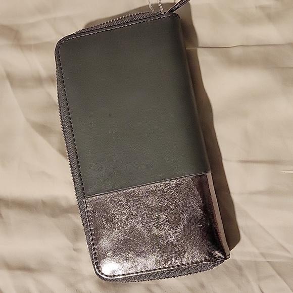 New French connection large wallet - Picture 3 of 4